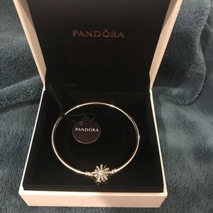 Genuine Pandora firework/snow flake bangle